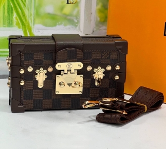 Leather trunk set