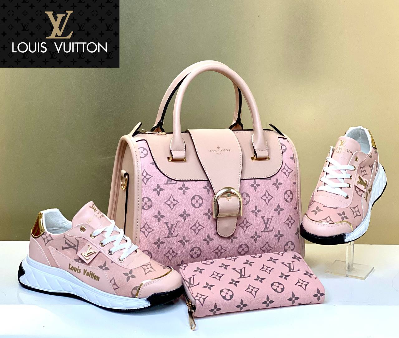 Lv women shoes and bag